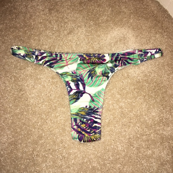 Roxy Swimsuit - Picture 6 of 8